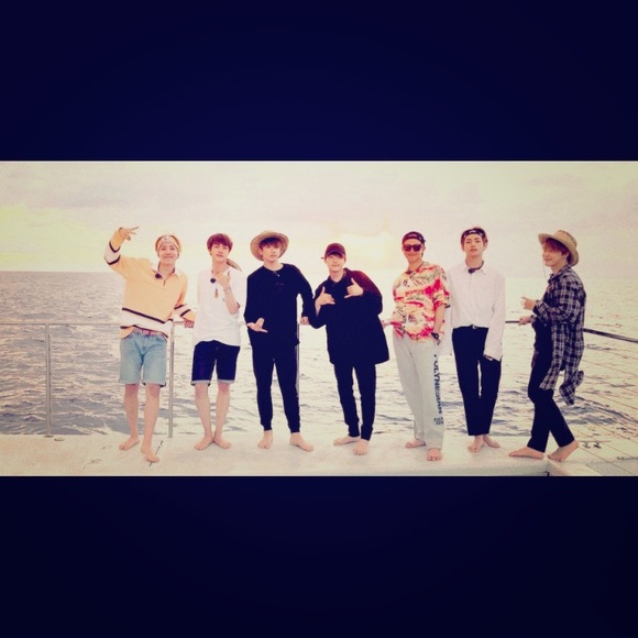 Meet your Posher and Trader ! - Picture 2 of 2